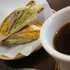 TWEENER COFFEE SHOP