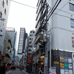 すずや