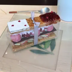 MAISON DE FROUGE メゾン・ド・フルージュ