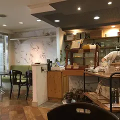 Y's coffee roaster & baked shop