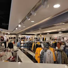 FOREVER21 新宿店