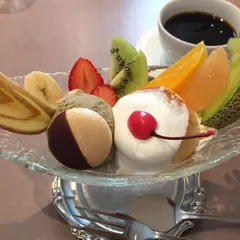 和洋折衷喫茶ナガヤマレスト
