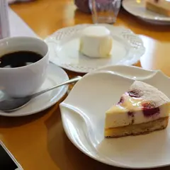 チーズケーキならデザートランドりんごの木へ