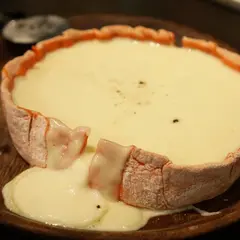 MEAT & CHEESE ARK 新宿東口駅前店