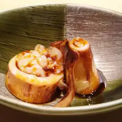 鮨 由う