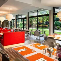 M.A.C. 24/7 Restaurant and Bar