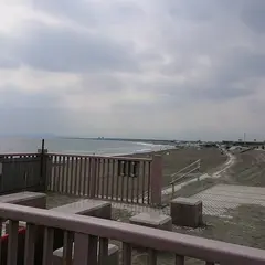 県立湘南海岸公園中部バス駐車場