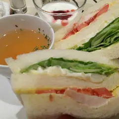 ルノアール 新宿アルタ横店
