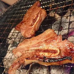ホルモン炭火焼肉じゃん