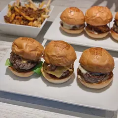 UMAMI BURGER 青山店 （ウマミ バーガー） 