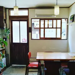 いろんなおやつと珈琲のお店『カリン』