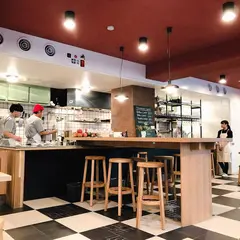 TRIANGLE CURRY