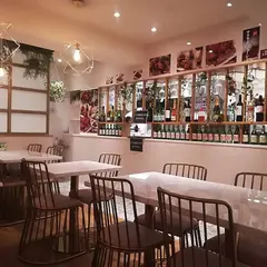 SELECT CAFÉ KKOTBING