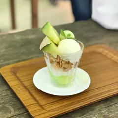 フルーツカフェニジ