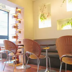 prius cafe