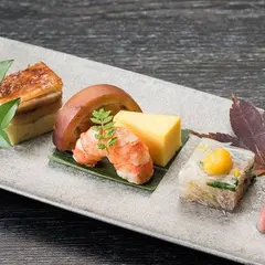 銀鱗荘