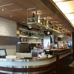 ゆであげパスタ&焼き上げピザ ラパウザ 馬車道店