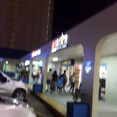 Joeten Hafadai Shopping Center（ジョーテン・ハファダイ・ショッピング・センター）