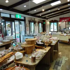 高原のパン屋さん