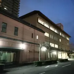 アヤハレークサイドホテル
