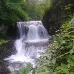 平和の滝