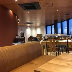 3＋3CAFE (サンタスサン)カフェ