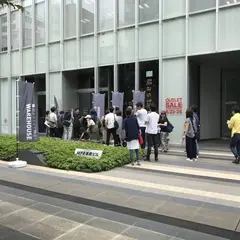 マスターウォール 大阪 / ウォールナット無垢材のモダン家具｜心斎橋｜家具 インテリアショップ｜