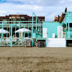 THE BEACH CLUB