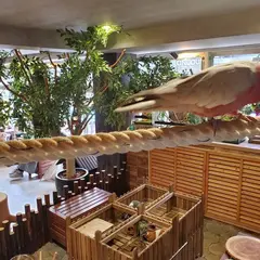 動物たちが暮らす森のカフェ アニミル 【Animeal】