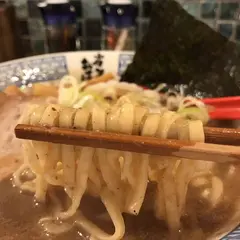 豚骨魚介ラーメン 小僧またおまえか。