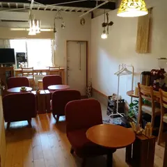 １階 コーヒープリンセス 2階 プリンセスアイラッシュ
