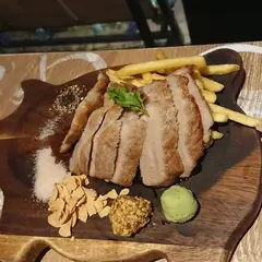 豚農家直営 肉バル BooBoo キッチン