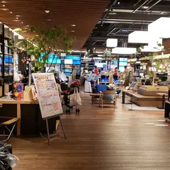 LE GARAGE 広島 蔦屋家電店