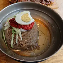 육쌈냉면 성신여대점