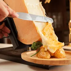 【新橋 イタリアン 個室】プラチナフィッシュ ガーデンキッチン ＜花畑牧場のラクレットチーズと産直野菜＞