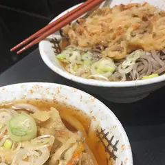 丸政 小淵沢駅改札横そば店