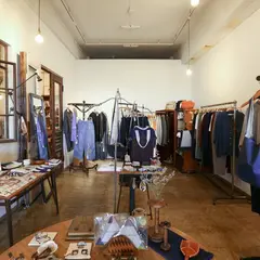 THE APARTMENT STORE