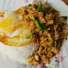 タイのごはん。ラークパクチー