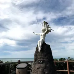 恋人の聖地 御前崎ケープパーク 潮騒の像
