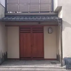 千月