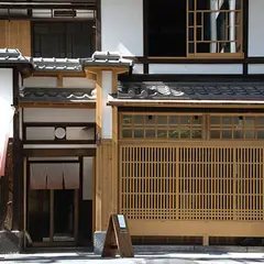 CuteGlass Shop and Gallery