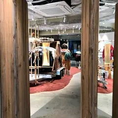 GENTLE MONSTER HONGDAE FLAGSHIP STORE