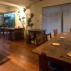 アダン