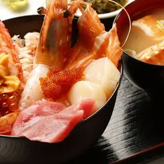 海鮮丼 うめぇ堂 札幌 場外市場 店