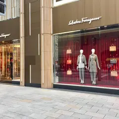 サルバトーレ フェラガモ 銀座本店
