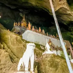 パークウー洞窟