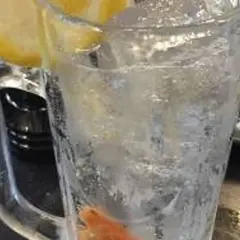 横浜漁酒場まるう商店yellow