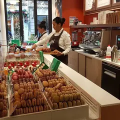Cafe Pierre Herme