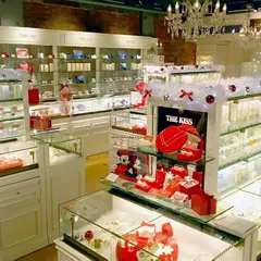 THE KISS 横浜赤レンガ倉庫店