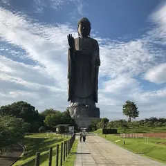 牛久大仏・ふれあい動物公園
